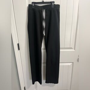 Fig’s women’s Livingston scrub bottom